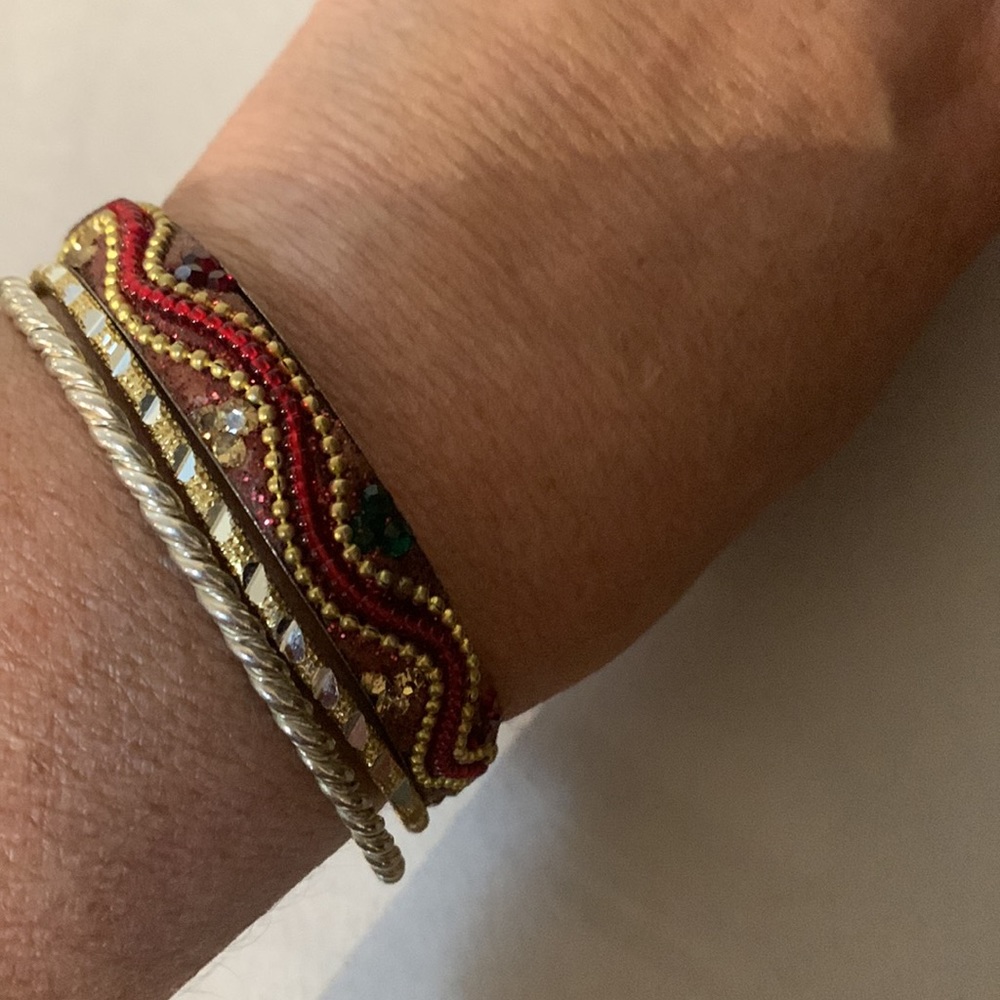 Three bracelets - Picture 3 of 5